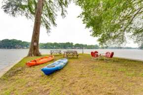Lakefront Cottage in Clear Springs with Deck and Patio